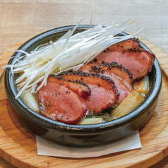 鴨肉、白ネギ、ほうれん草のアヒージョ