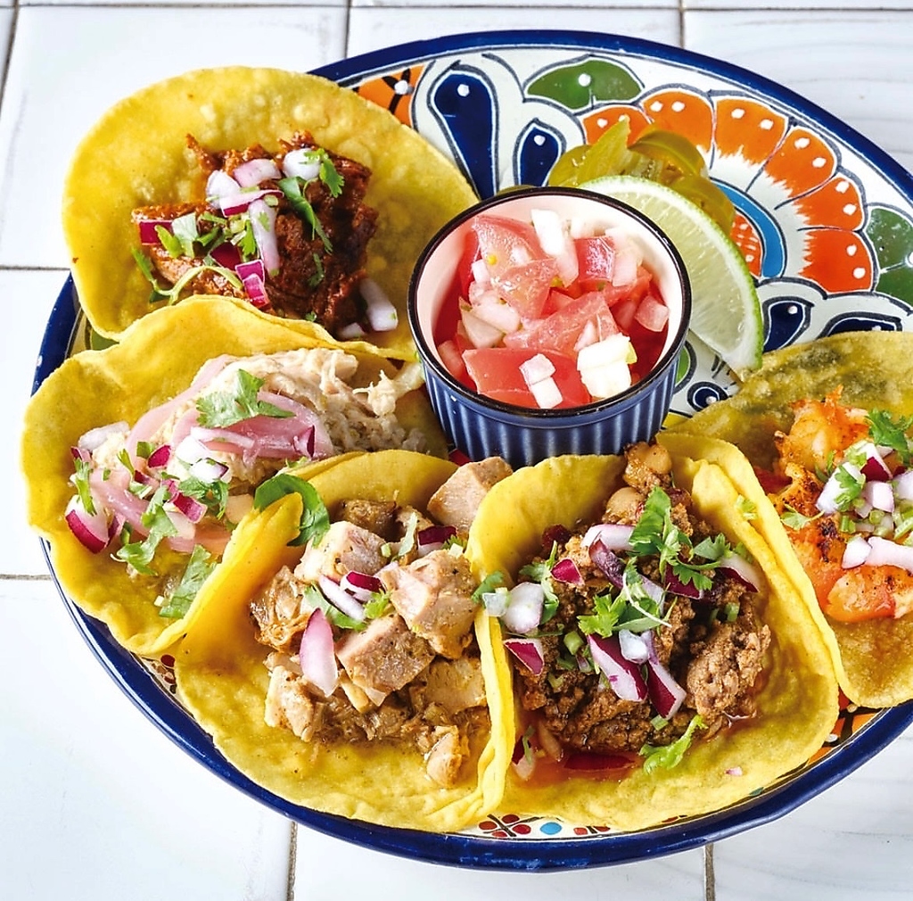 自家製トルティーヤを使用したタコスです♪