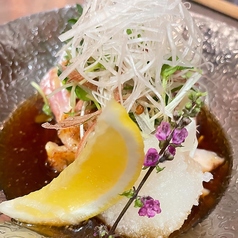 薬味たっぷり妻地鶏もものタタキ