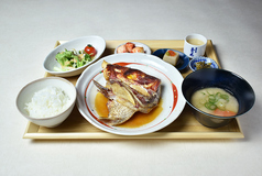 ＜限定３食＞玉乃光純米吟醸酒で煮込んだ鯛のあら焚きランチ