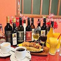 カレーと好相性のワインやビール、ソフトドリンクも充実