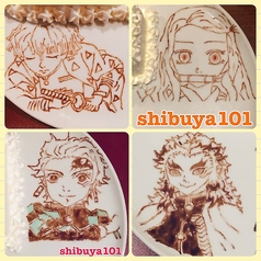 バースデーケーキのお皿の空いたスペースにお好きなイラストを描いたりしてます♪