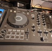 DJブース完備！イベントなどでご利用頂けます！