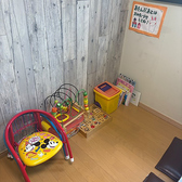 完全個室空間には、お子様用のイス、おもちゃも用意しております。