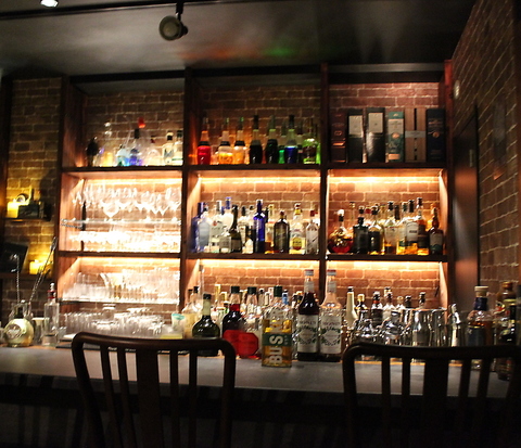 四国中央市の地下にある隠れ家風Bar。カクテルをメインに営業を行なっております。