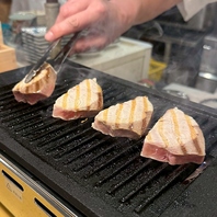 鮮度抜群の刺身をレア焼きで