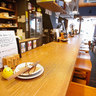 匠の技を愉しむことができるカウンター席・・