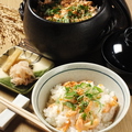 料理メニュー写真 『鮭と大葉の土鍋ごはん』