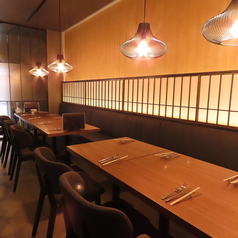 4名～14名まで対応可能なテーブル席パーティーシーンにもご対応可能でございます。
