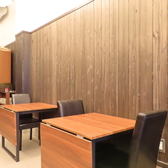 4名席を2卓ご用意しております！