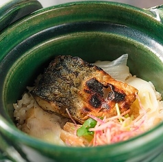 鯖と塩昆布の釜めし