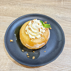 シュガードーナッツ ～メイプルクリームナッツ添え～