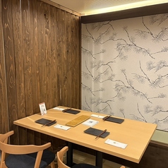 会社宴会・歓送迎会・打ち上げさまざまなシーンにおすすめです。落ち着いた雰囲気の中で、美味しい料理とお酒を楽しみながら、楽しいひとときをお過ごしいただけます。少人数でのご利用から団体様の宴会まで対応しやすい空間なので、幹事様にも安心。宴会や飲み会のお店をお探しの際は、ぜひ当店をご利用ください。