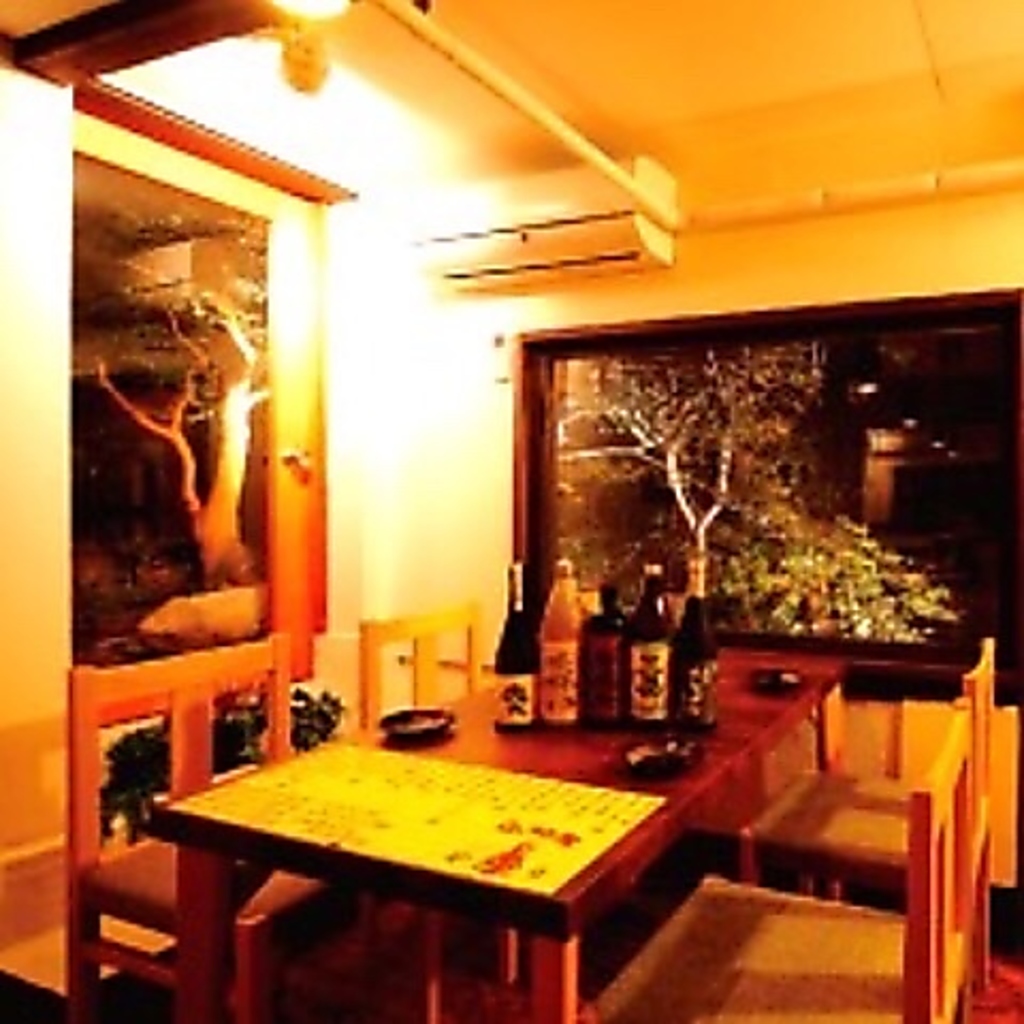 落ち着いた店内で日本酒・焼酎をお楽しみください！