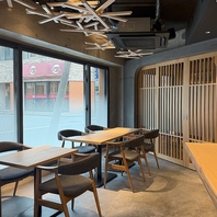 【肩ひじ張らない寛ぎの空間で、おいしく楽しい時間を】