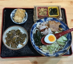 あぐー豚と寿司の島居酒屋まっちょんど　名護店の特集写真