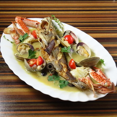 「魚介たっぷり」 旬魚のアクアパッツァ