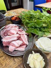 ミナリサムギョプサルSET(一人前200g)