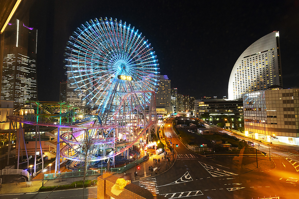 人気スポットの横浜みなとみらいの夜景をみながら宴会、女子会などが楽しめます。