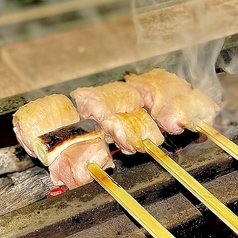 独自生産の地鶏を使用した炭火焼き鳥