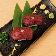 熊本産馬肉赤身寿司 (2貫)