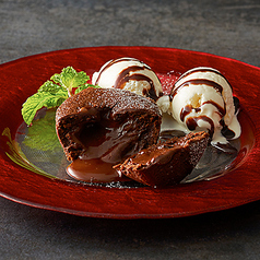 フォンダンショコラ　CHOCOLATE FONDANT WITH VANILLA ICE CREAM