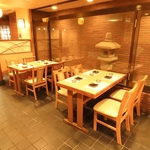 テーブル席も完備！小規模宴会もご予約お待ちしております。