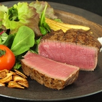 広島県産のお肉を使用したステーキはサーロイン（150ｇ）4000円、ヒレ（100ｇ）2950円。