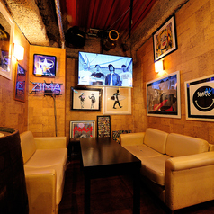 ゆったりくつろげるソファー席もご用意★