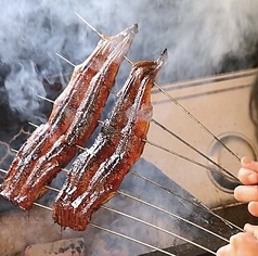 皮面はパリッと身はフワッと備長炭で焼く絶品うなぎ！