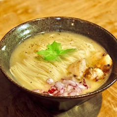 鶏油の香る鶏白湯ラーメン