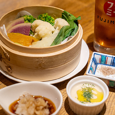 季節野菜のせいろ蒸しバーニャ