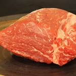 広島県産のお肉を使用したステーキはサーロイン（150ｇ）4000円、ヒレ（100ｇ）2950円。