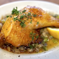 お酒との相性抜群なオリジナル料理を取り揃えています！