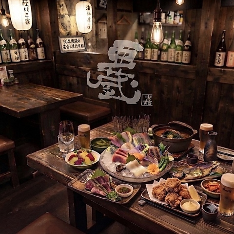 地鶏と旬魚でおもてなし…赤兎馬や常徳屋など希少な焼酎も580円
