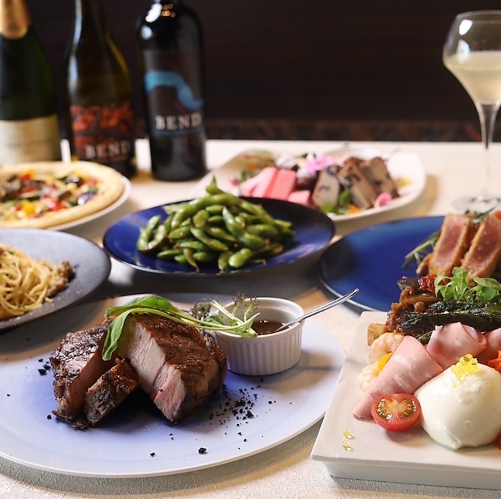 季節毎に変わる宴会コースはもちろん一から心を込めて作っております！ワインやビールと乾杯！