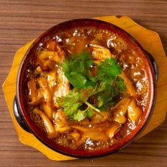 せせりと茸のスパイスアヒージョ