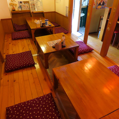 店舗まるごと貸切可能！少人数でもワイワイ楽しめるアットホームな空間です♪気の合う仲間との宴会や、気軽な打ち上げにも最適。お店全体を自分たちだけの空間にして、思い出に残る夜をお楽しみください！