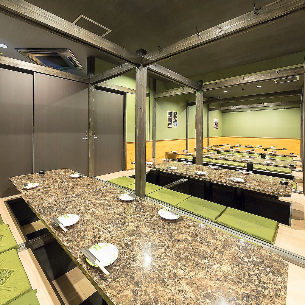 【大型宴会も大歓迎】宴会最大104名様迄、貸切は70名様～最大124名様迄承ります。