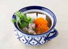 ゲーン・チュー・トーフ・ムーサブ／豆腐と野菜のクリアスープ