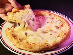 昔ながらのチーズたっぷりミックスピザ