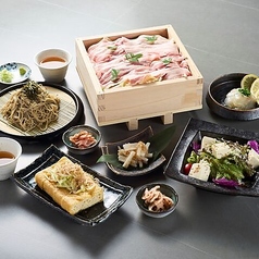 日本酒や焼酎にも合う、絶品創作料理を多数ご用意◎