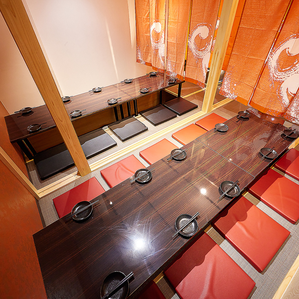 15・30・50・100名様など人数に合わせた個室へご案内します！会社宴会やサークルの飲み会にぜひ！！