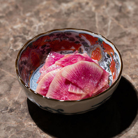 多彩な小皿料理を肴にゆっくりお酒を嗜む大人の贅沢◎