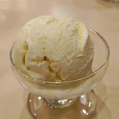 バニラアイス/いちごアイス/りんごシャーベット/レモンシャーベット 各