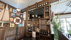 ソファー席はテレビでスポーツ観戦も可能です