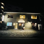 椥辻駅1番出口から徒歩1分！雨でもほぼ濡れずに行ける好立地が◎普段使いはもちろん、各種ご宴会に♪