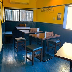 Max17名まで利用可能な2階席をご用意。フロア貸切もおこなっております。宴会にぴったりな飲み放題付きコースをご用意してお待ちしております。