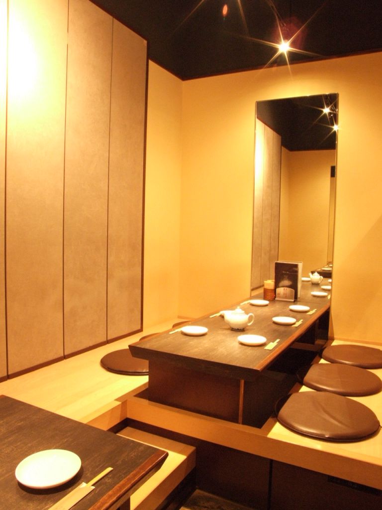 10名用の掘りごたつ座敷は歓迎会、コンパをはじめ、各種シーンにピッタリ！