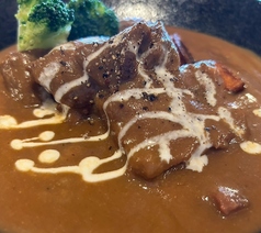 じっくり煮込んだやわらか牛タンシチュー